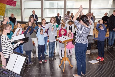 Neue Gruppenaufteilung und feste Probezeiten der 2 Chorgruppen im Kinderchor